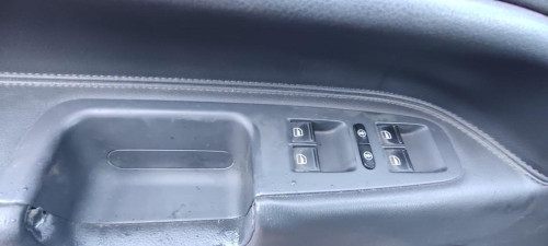  VOLKSWAGEN TOUAREG (7LA) 