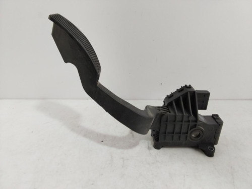 PEDAL ACELERADOR 