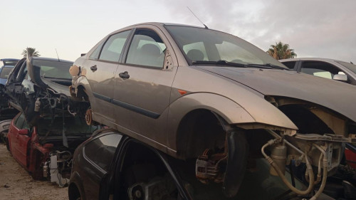  FORD FOCUS BERLINA (CAK) 