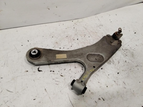 BRAZO SUSPENSION INFERIOR DELANTERO IZQUIERDO Peugeot 2008 (P1) 