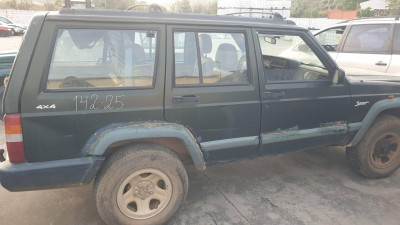 CHRYSLER JEEP CHEROKEE (J)