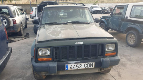 CHRYSLER JEEP CHEROKEE (J) — автомобиль-донор на запчасти 
