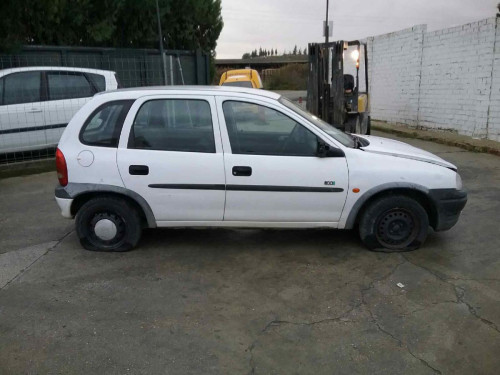  OPEL CORSA B 