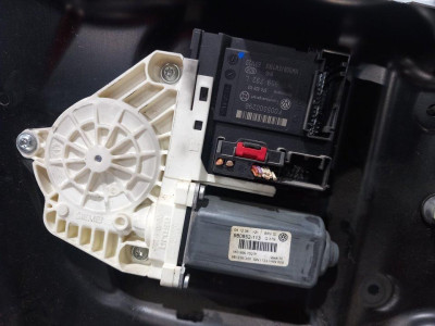 ELEVALUNAS DELANTERO DERECHO, VOLKSWAGEN, PASSAT BERLINA (3C2)