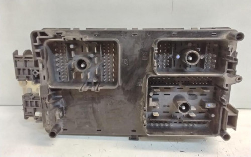 CAJA RELES / FUSIBLES Chevrolet CRUZE 5-PUERTAS 