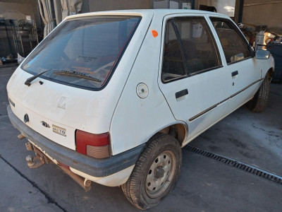 PEUGEOT 205 BERLINA