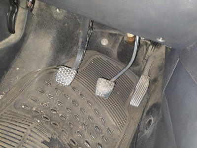 PEDAL EMBRAGUE