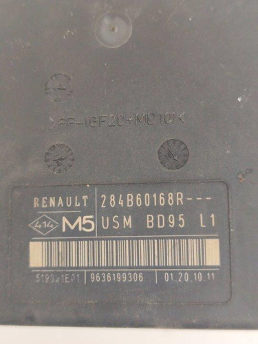  CAJA RELES / FUSIBLES Renault MEGANE III BERLINA 5P 