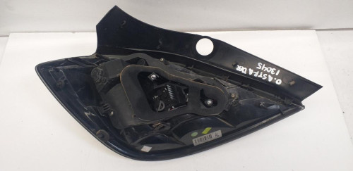  PILOTO TRASERO DERECHO Opel ASTRA H BERLINA 