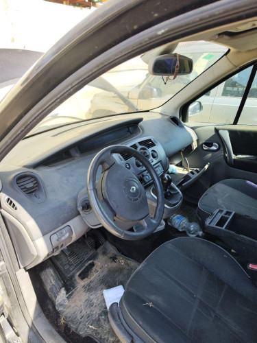 RENAULT SCENIC II (JM) — vehículo donante para recambios 