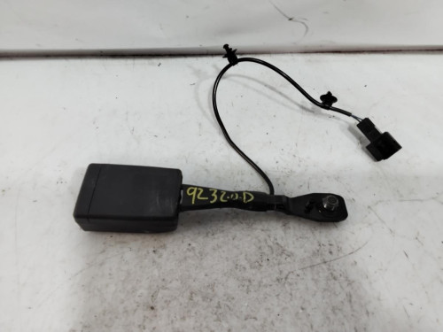 ENGANCHE CINTURON DELANTERO DERECHO Opel MOKKA 