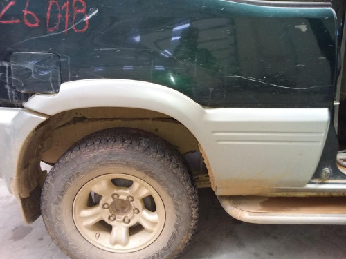 ALETIN TRASERO DERECHO NISSAN TERRANO II (R20) 