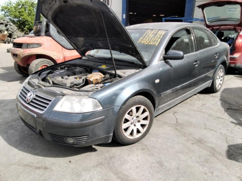  VOLKSWAGEN PASSAT BERLINA (3B3) 