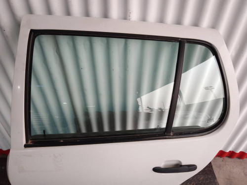 PUERTA TRASERA IZQUIERDA Volkswagen POLO III (6N1) 