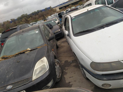 RENAULT LAGUNA (B56)