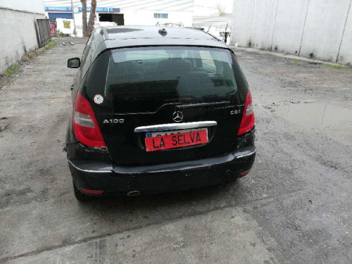 MERCEDES-BENZ CLASE A (BM 169) — vehículo donante para recambios 