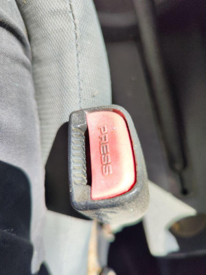 PRETENSOR AIRBAG IZQUIERDO