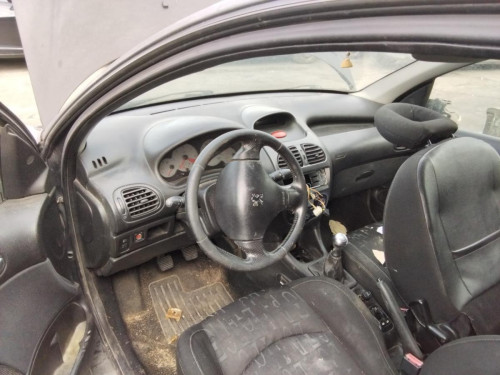 PEUGEOT 206 — vehículo donante para recambios 
