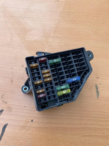 CAJA RELES / FUSIBLES Volkswagen PASSAT BERLINA (3C2) 
