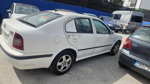  SKODA OCTAVIA BERLINA (1U2) 