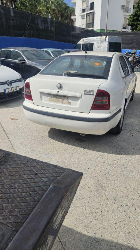  SKODA OCTAVIA BERLINA (1U2) 
