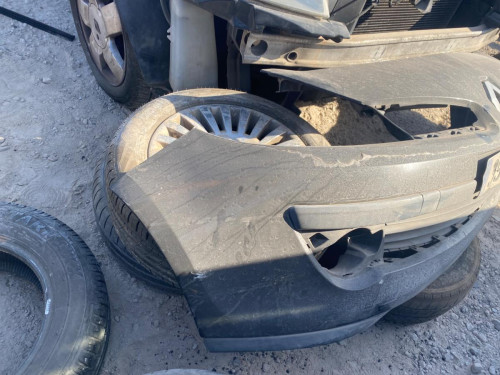 PARAGOLPES DELANTERO Renault CLIO III 