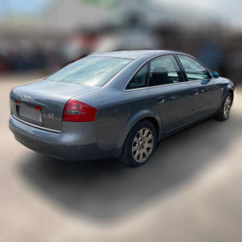 AUDI A6 BERLINA (4B2) 
