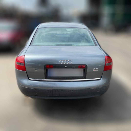  AUDI A6 BERLINA (4B2) 