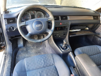 AUDI A6 BERLINA (4B2)
