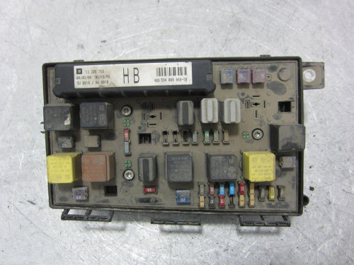  CAJA RELES / FUSIBLES OPEL ASTRA H GTC 
