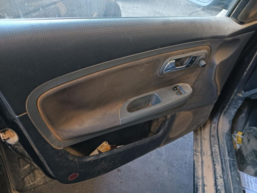 SEAT IBIZA (6L1) — автомобиль-донор на запчасти 