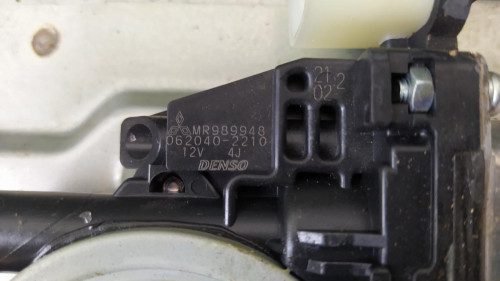 ELEVALUNAS TRASERO IZQUIERDO Mitsubishi MONTERO (V80/V90) 