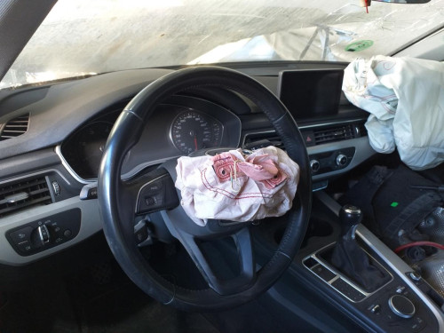  AUDI A4 BERLINA (8W2) 