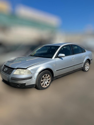 VOLKSWAGEN PASSAT BERLINA (3B3)