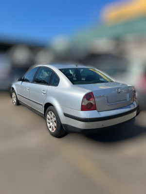 VOLKSWAGEN PASSAT BERLINA (3B3)