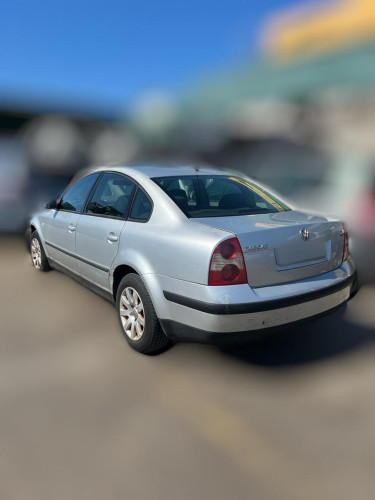  VOLKSWAGEN PASSAT BERLINA (3B3) 