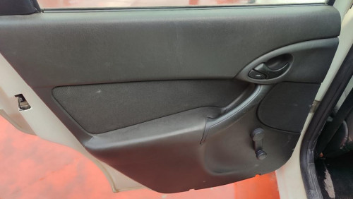  FORD FOCUS BERLINA (CAK) 