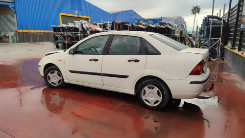  FORD FOCUS BERLINA (CAK) 