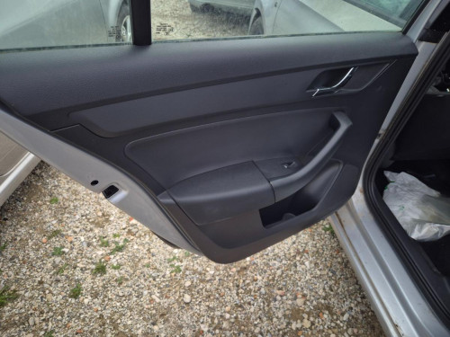  GUARNECIDO PUERTA TRASERA IZQUIERDA SKODA RAPID (NH) 