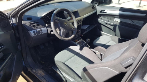 Opel Astra H GTC (2004->) — автомобиль-донор на запчасти 