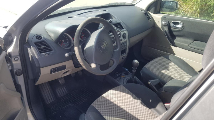 Renault Megane II Grandtour (2003->) SIN IDENTIFICAR