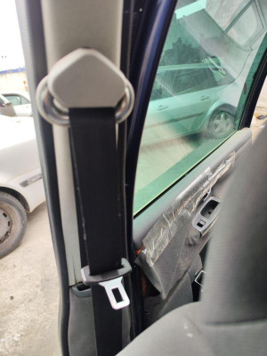 CINTURON SEGURIDAD DELANTERO DERECHO