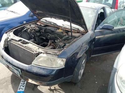 AUDI A6 BERLINA (4B2)