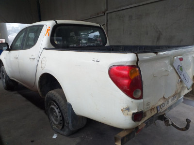 MITSUBISHI L200 (KA0/KB0)