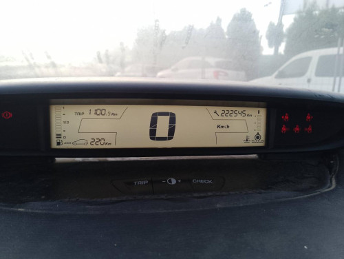 CITROEN C4 BERLINA — vehículo donante para recambios 