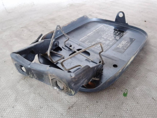 TAPA EXTERIOR COMBUSTIBLE Mercedes-Benz CLASE E (BM 211) BERLINA 
