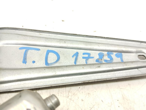 ELEVALUNAS TRASERO DERECHO TOYOTA YARIS (KSP1/NLP1/NSP1) 