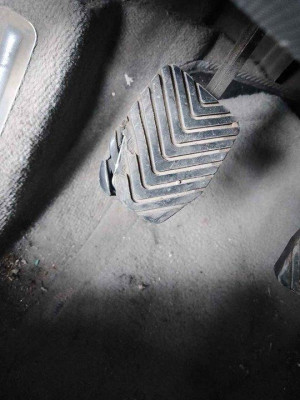 PEDAL EMBRAGUE