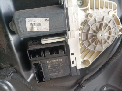 ELEVALUNAS DELANTERO IZQUIERDO, VOLKSWAGEN, PASSAT BERLINA (3C2)