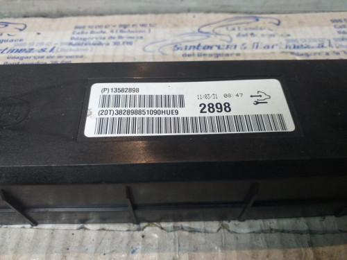  CAJA RELES / FUSIBLES 